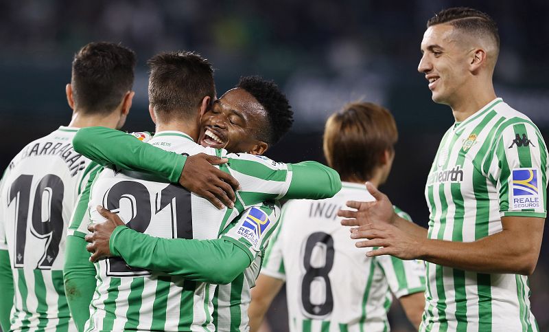 El Betis, al acecho de Europa tras superar a un combativo Rayo