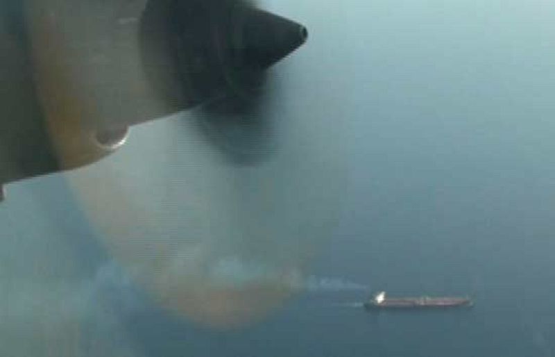 Un avión español evita el secuestro de un barco panameño en aguas de Somalia