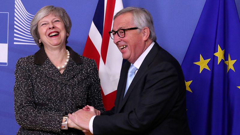 May ve margen para cambiar la salvaguarda del 'Brexit' pero la UE insiste en que no renegociará el acuerdo