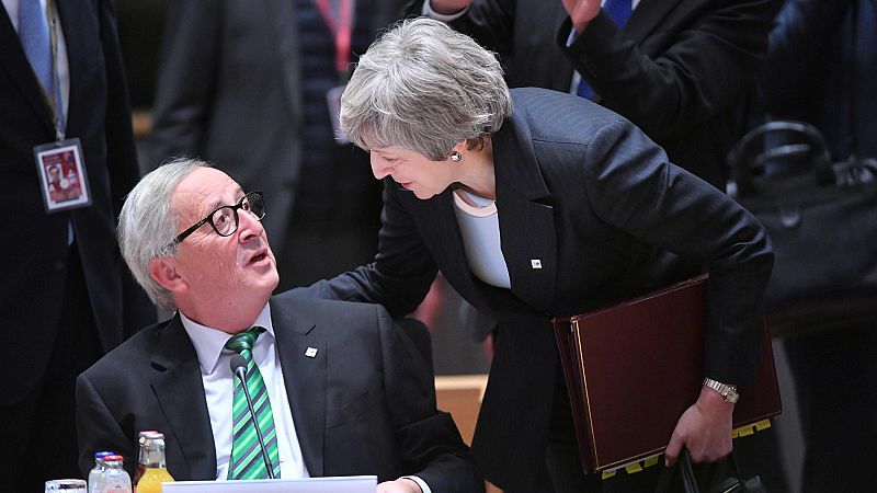 May busca en Bruselas ampliar garantías en el acuerdo del 'Brexit' pero no espera un "avance inmediato"