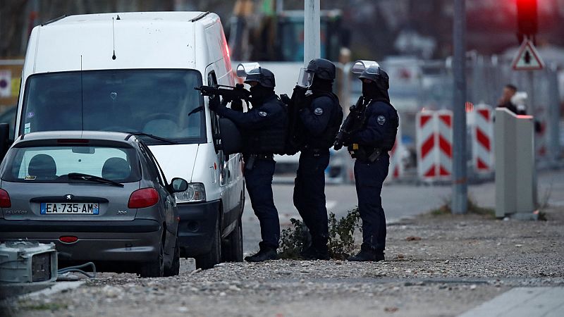 La Policía francesa peina el barrio donde vivía el tirador de Estrasburgo