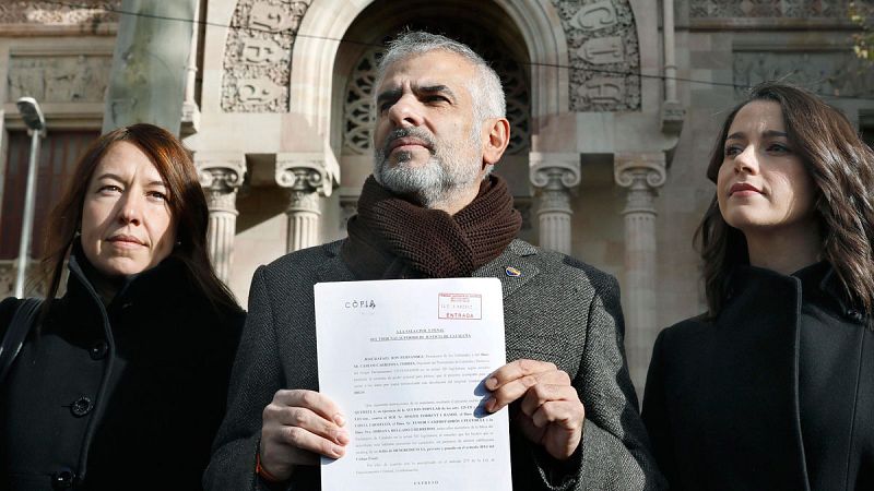 Cs se querella contra Torrent por desobediencia al no suspender a los diputados procesados