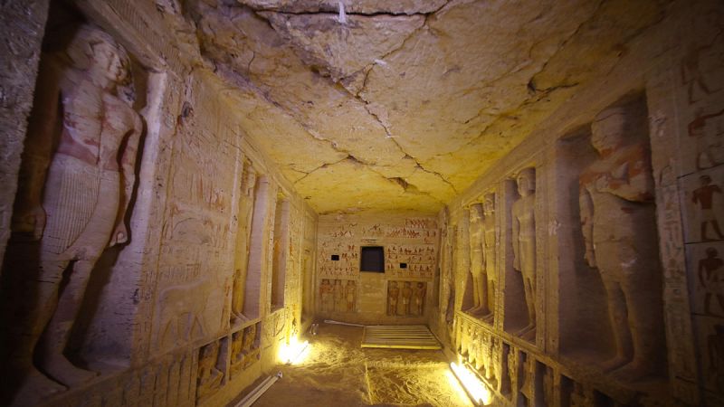 Egipto desvela una tumba de un sacerdote de 4.400 años de antigüedad que conserva frescos de vivos colores