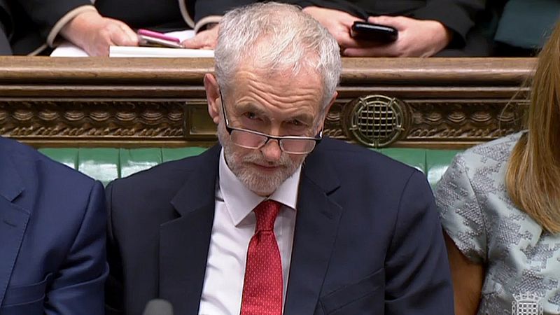 El Partido Laborista presenta una moción de reprobación contra May por aplazar la votación del 'Brexit'