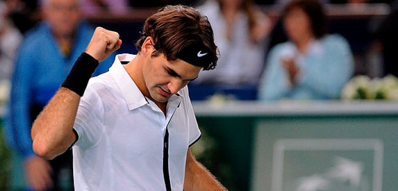 Federer vence a Cilic sin despeinarse