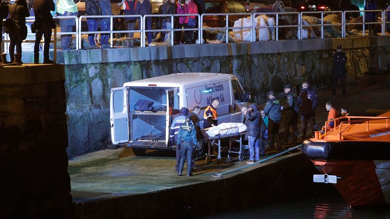 Un muerto y tres rescatados en un nuevo naufragio en Galicia