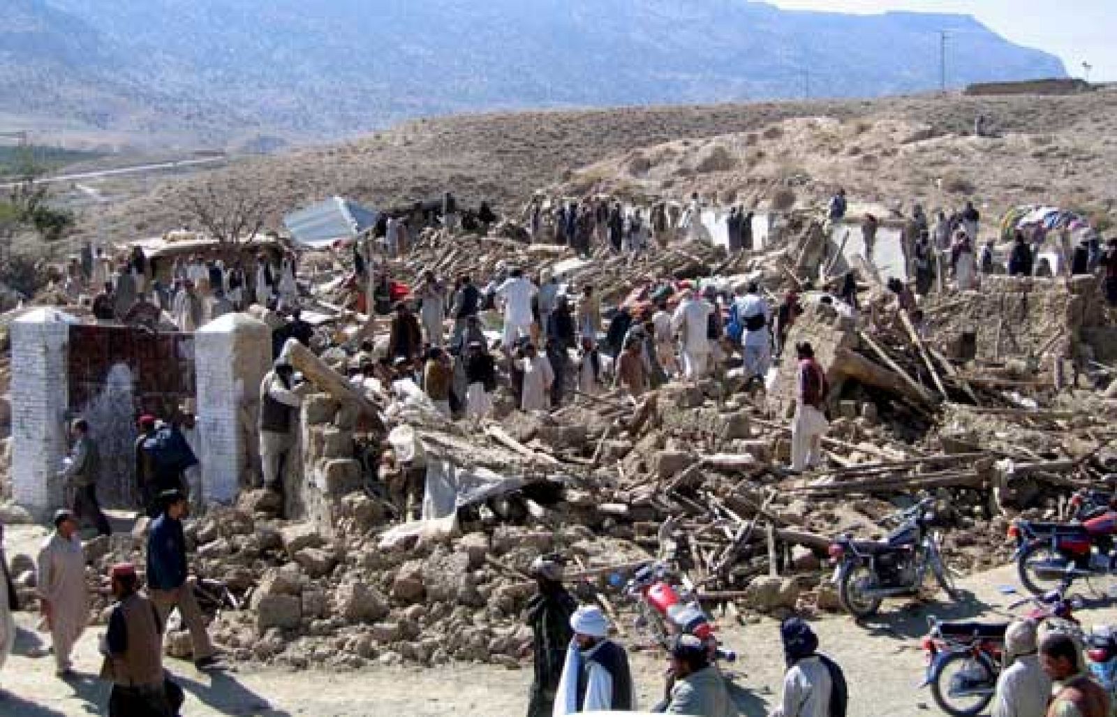 Aumentan las víctimas del terremoto en Pakistán | Ver