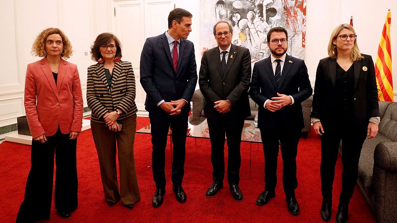 Sánchez y Torra acuerdan impulsar una propuesta política con "amplio apoyo" para Cataluña