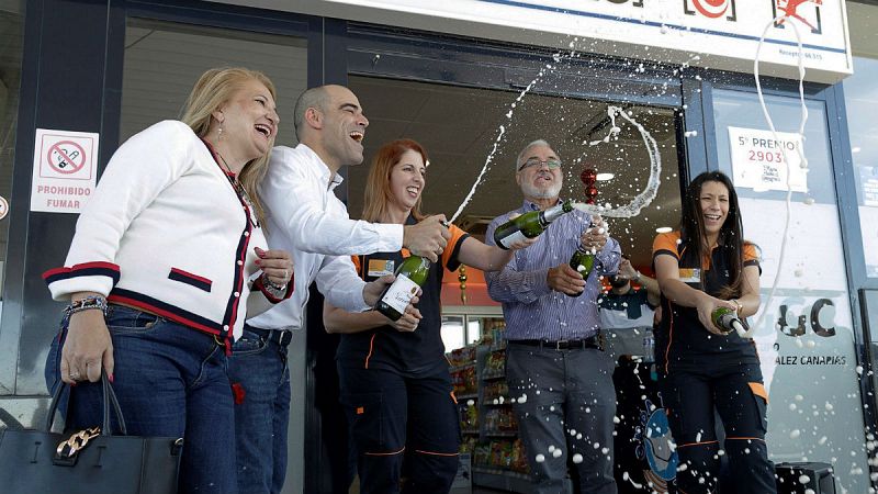 La gasolinera tinerfeña de Granadilla de Abona reparte suerte en la Lotería por sexto año consecutivo