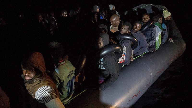 El Gobierno autoriza al Open Arms a desplazarse a aguas territoriales españolas con más de 300 inmigrantes a bordo