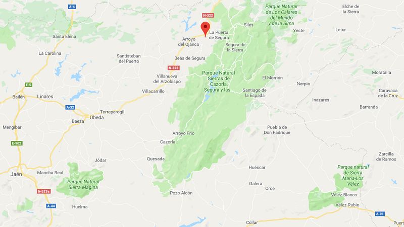 Mueren dos j�venes en un accidente con tres veh�culos en la localidad jiennense de Puente G�nave