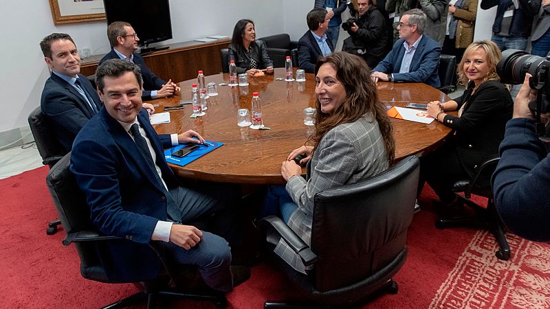 PP y Ciudadanos cierran su pacto de gobierno en Andalucía con 90 medidas