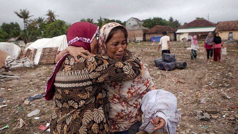 Disminuyen las esperanzas de encontrar supervivientes del tsunami en Indonesia