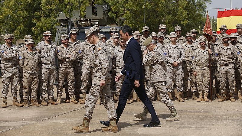 Pedro Sánchez visita a las tropas españolas en Mali