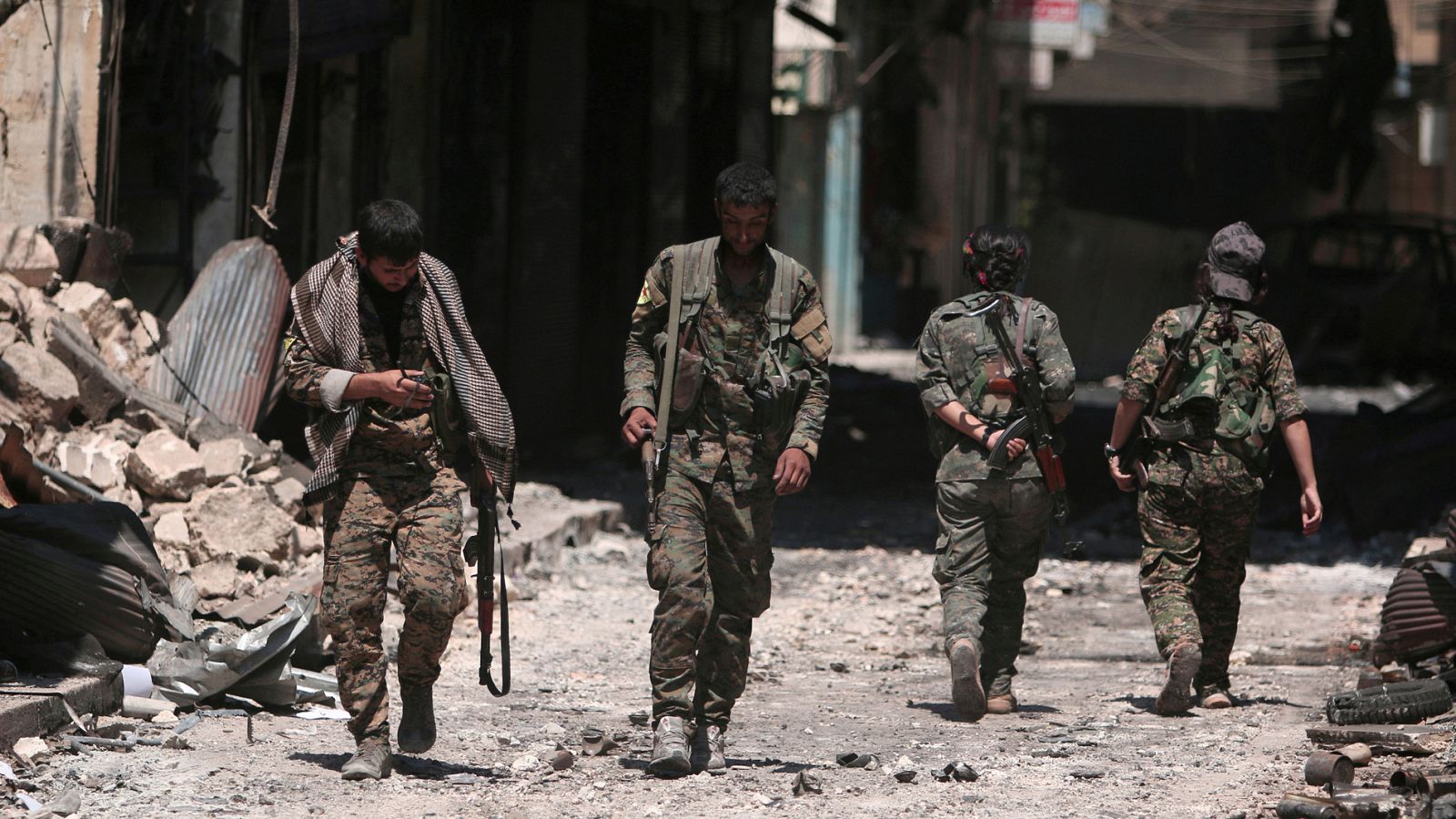 Las tropas sirias entran en el enclave kurdo de Manbij