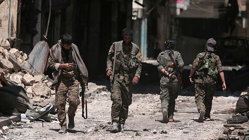 Las tropas sirias entran en el enclave kurdo de Manbij ante la amenaza de una intervención de Turquía