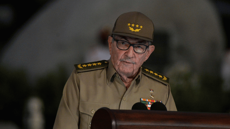 Raúl Castro acusa a Estados Unidos de retomar la política de "confrontación" en el aniversario de la Revolución