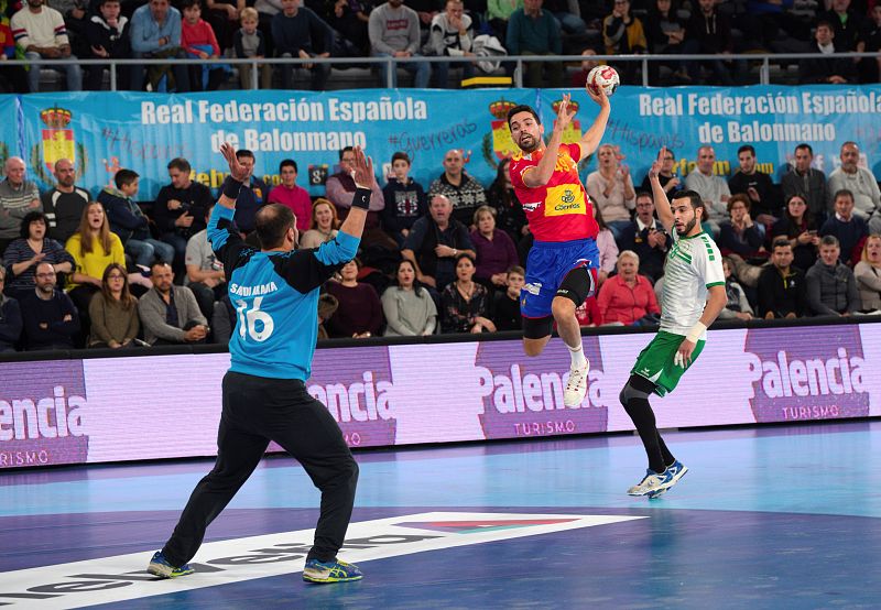 'Los Hispanos' no encuentran rival en Arabia Saudí