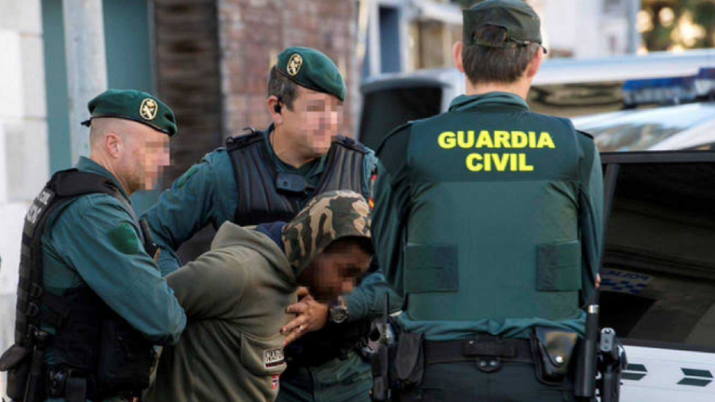 El juez ordena el ingreso en prisión del asesino confeso que apuñaló a su pareja en Laredo