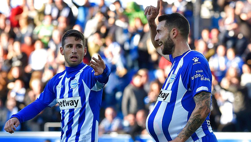 El Alavés gana a un Valencia que vuelve a las andadas