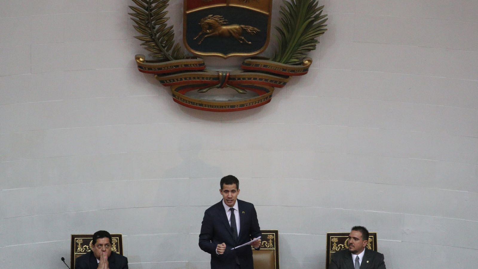 La Asamblea Nacional de Venezuela no reconocerá el nuevo mandato de Maduro y lo tacha de usurpador - Informativo 24h | Ver