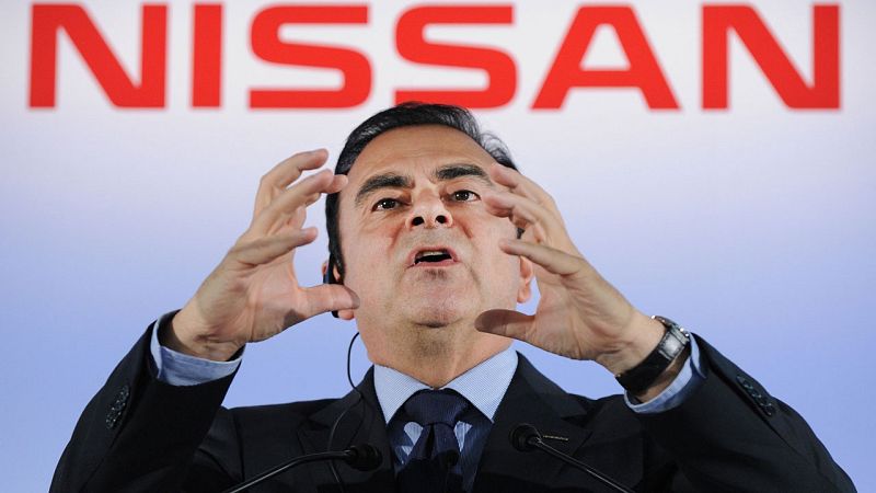 Carlos Ghosn rechaza las acusaciones contra él al comparecer por primera vez ante un juez