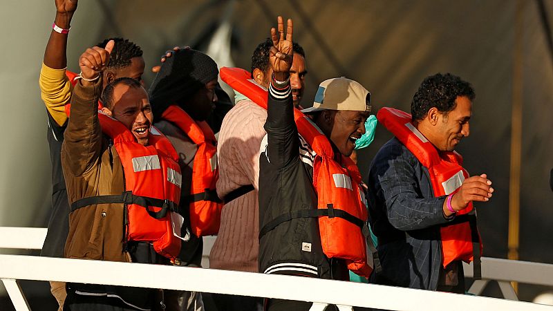 Malta permite desembarcar a 49 migrantes tras un acuerdo entre ocho países de la UE