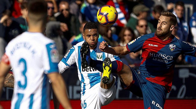 En-Nesyri solventa la falta de gol del Leganés y deja tocado al Huesca