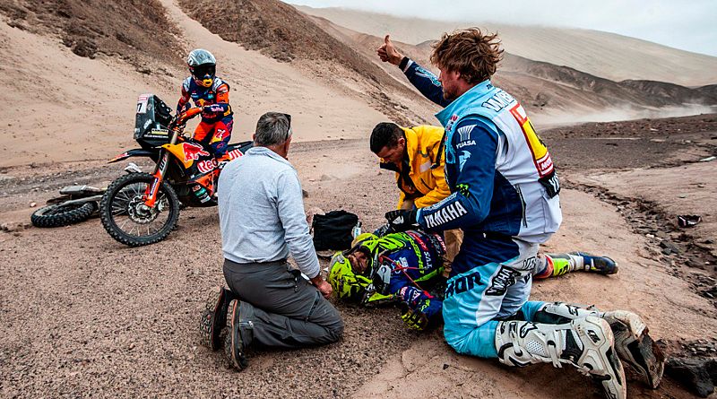 Lorenzo Santolino, revelación del Dakar, abandona tras una fuerte caída