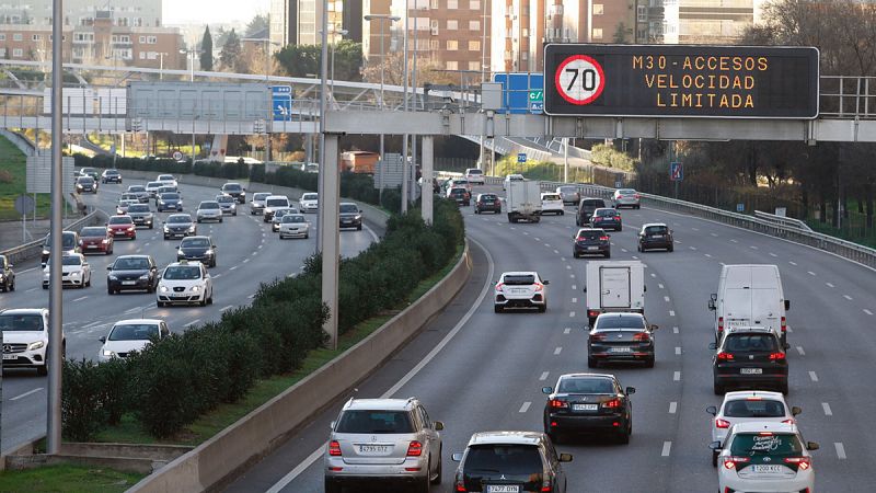 Madrid prohíbe circular a los coches sin etiqueta en la M-30 y el centro este miércoles
