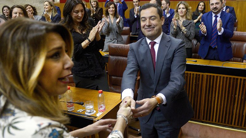 Moreno es investido con los votos de Cs y Vox y se convierte en el primer presidente no socialista de Andalucía