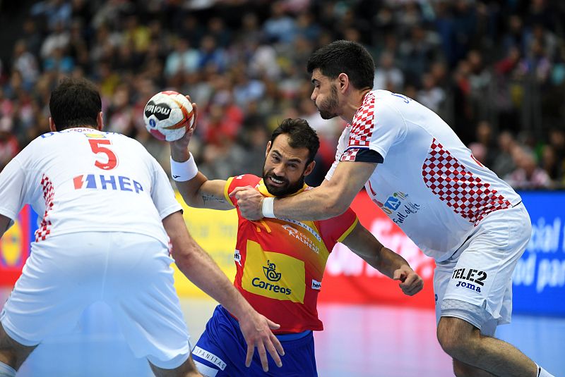 España no puede con Croacia y tendrá que superar a Francia y a Alemania en la segunda fase
