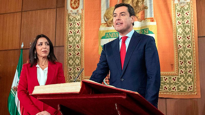 Moreno toma posesión como presidente de Andalucía llamando a "sumar esfuerzos" y "desterrar divisiones"