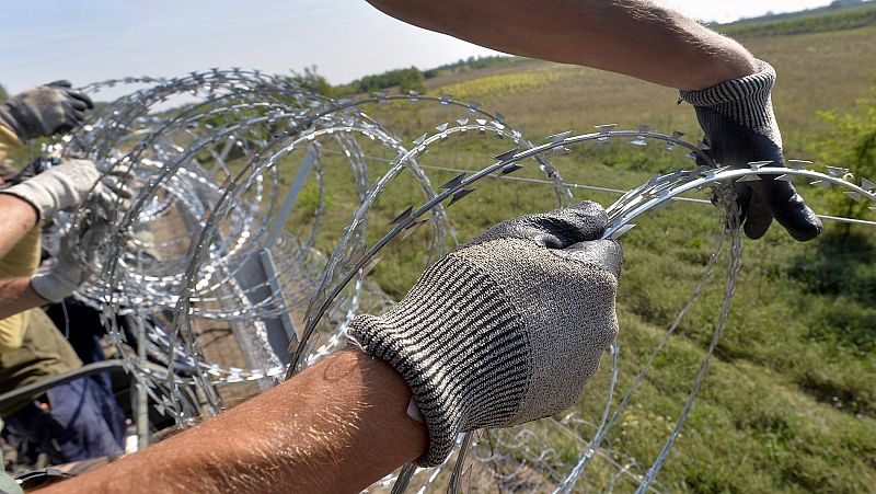 Interior retirará concertinas de las zonas "más vulnerables" de Ceuta y Melilla