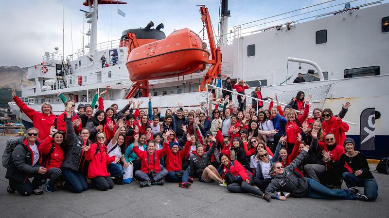 El grupo de ochenta líderes científicas regresa a Argentina tras su exitosa travesía en la Antártida
