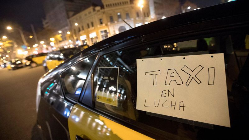 El rechazo de los taxistas a la oferta del Govern prolonga el conflicto