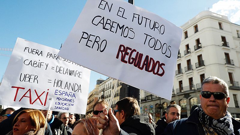 Los taxistas de Madrid y Barcelona intensifican sus protestas tras rechazar las propuestas para regular los VTC
