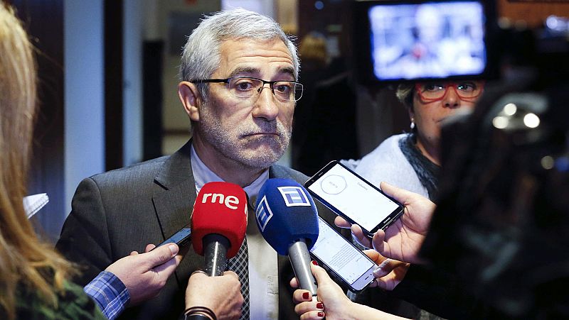 Llamazares dimite como diputado de IU y no será candidato en Asturias