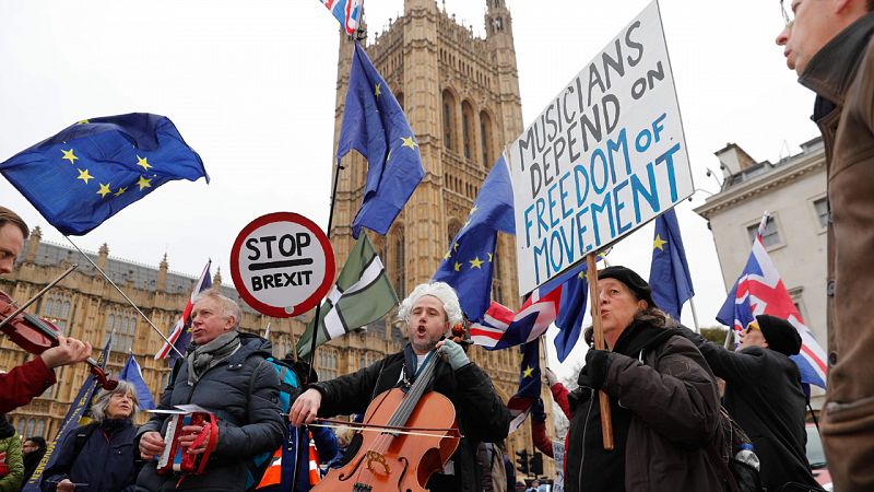 El Gobierno británico elimina la tasa de 75 euros para pedir el estatus de asentado tras el 'Brexit'