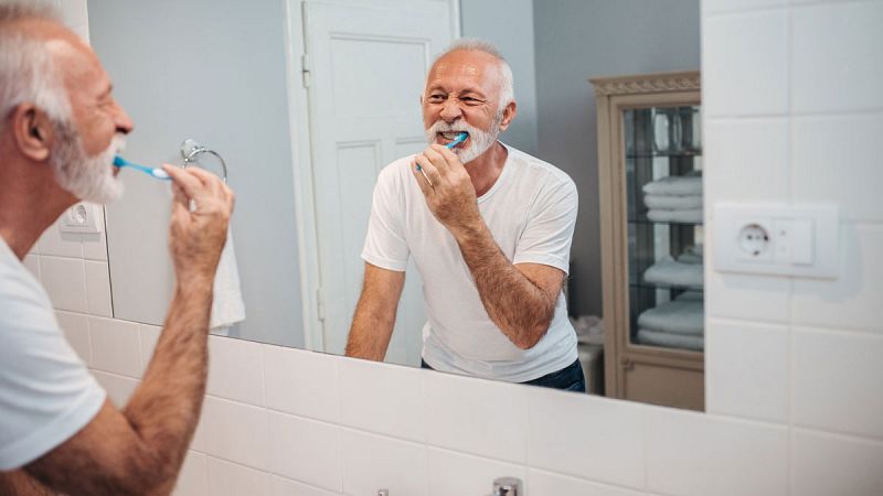 Cepillarse los dientes puede ayudar a los hombres a prevenir la disfunción eréctil, según un estudio