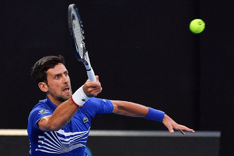 Djokovic se deshace de un mermado Nishikori y jugará la semifinal contra Pouille