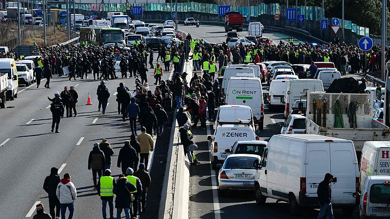 Los taxistas de Madrid mantienen la huelga y prometen "luchar hasta el final"