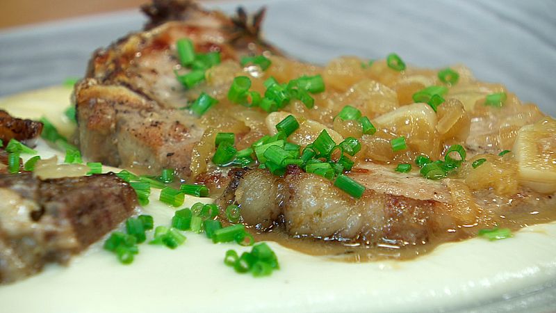 Chuletas de cerdo en salsa