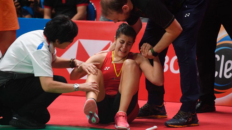 Carolina Marín se retira de la final de Indonesia entre lágrimas por una lesión