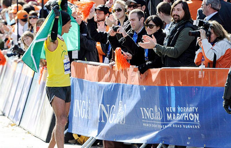 Paula Radcliffe y Marilson dos Santos se llevan el emblemático maratón de Nueva York