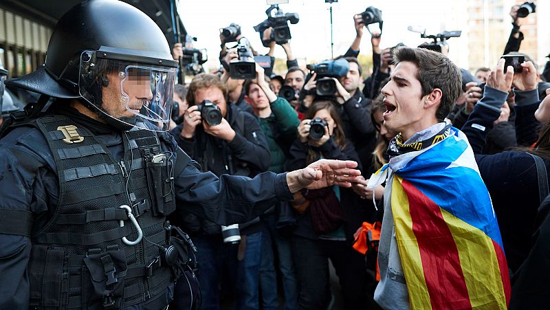 Menos del 22% de los españoles apoya actuar con "mano dura" en Cataluña