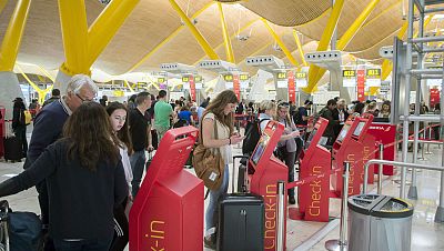 Las cuñas de RNE - Destino: T4 Aeropuerto Adolfo Suárez Madrid-Barajas, en 'Memoria de delfín' - escuchar ahora