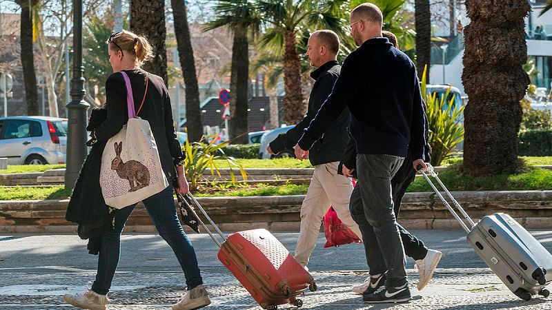 Los turistas extranjeros en España: viajes más cortos pero con más gasto