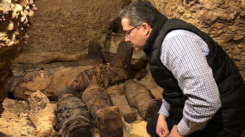 Egipto anuncia el descubrimiento de un grupo de momias de la época ptolemaica en el valle del Nilo