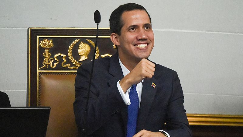 La Asamblea Nacional, de mayoría opositora, aprueba la ley de transición con la que pretende celebrar elecciones en Venezuela